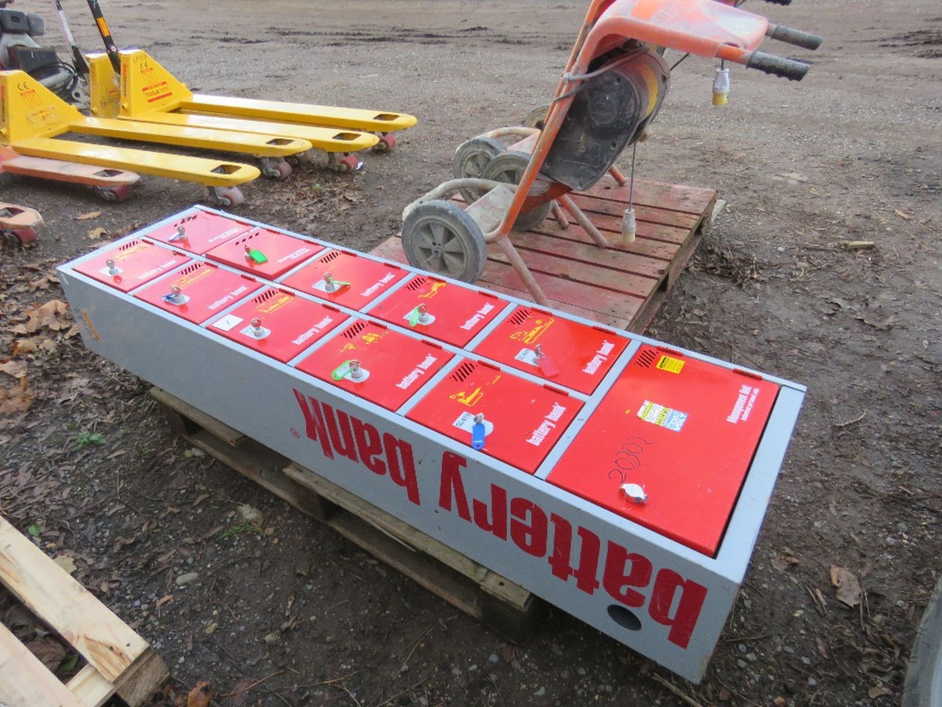 BATTERY BANK CABINET WITH SOME KEYS AS SHOWN. - Image 2 of 3