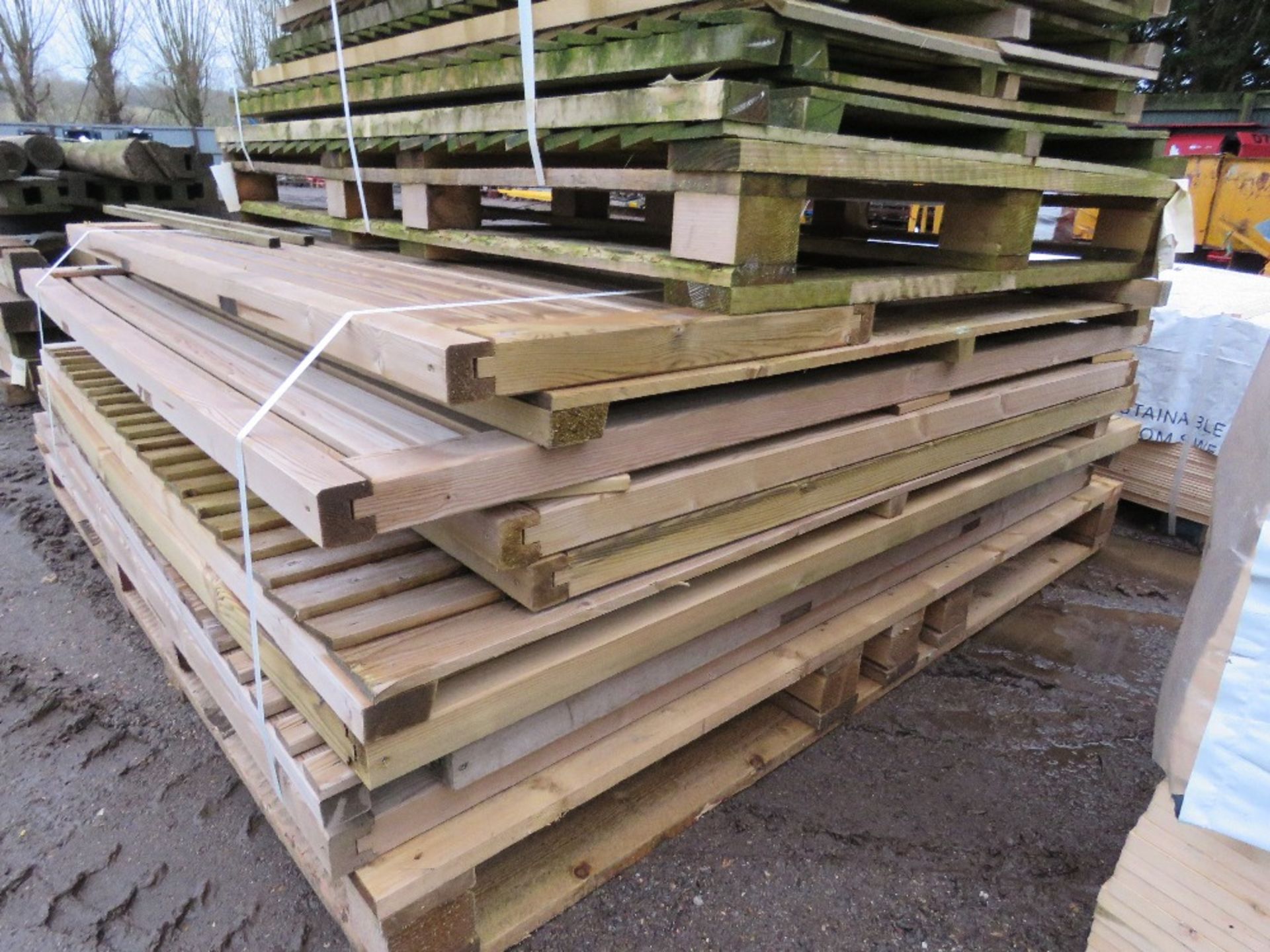 PACK OF UNTREATED HIT AND MISS CLADDING BOARDS 1.75M LENGTH X 100MM WIDTH APPROX. - Image 7 of 8