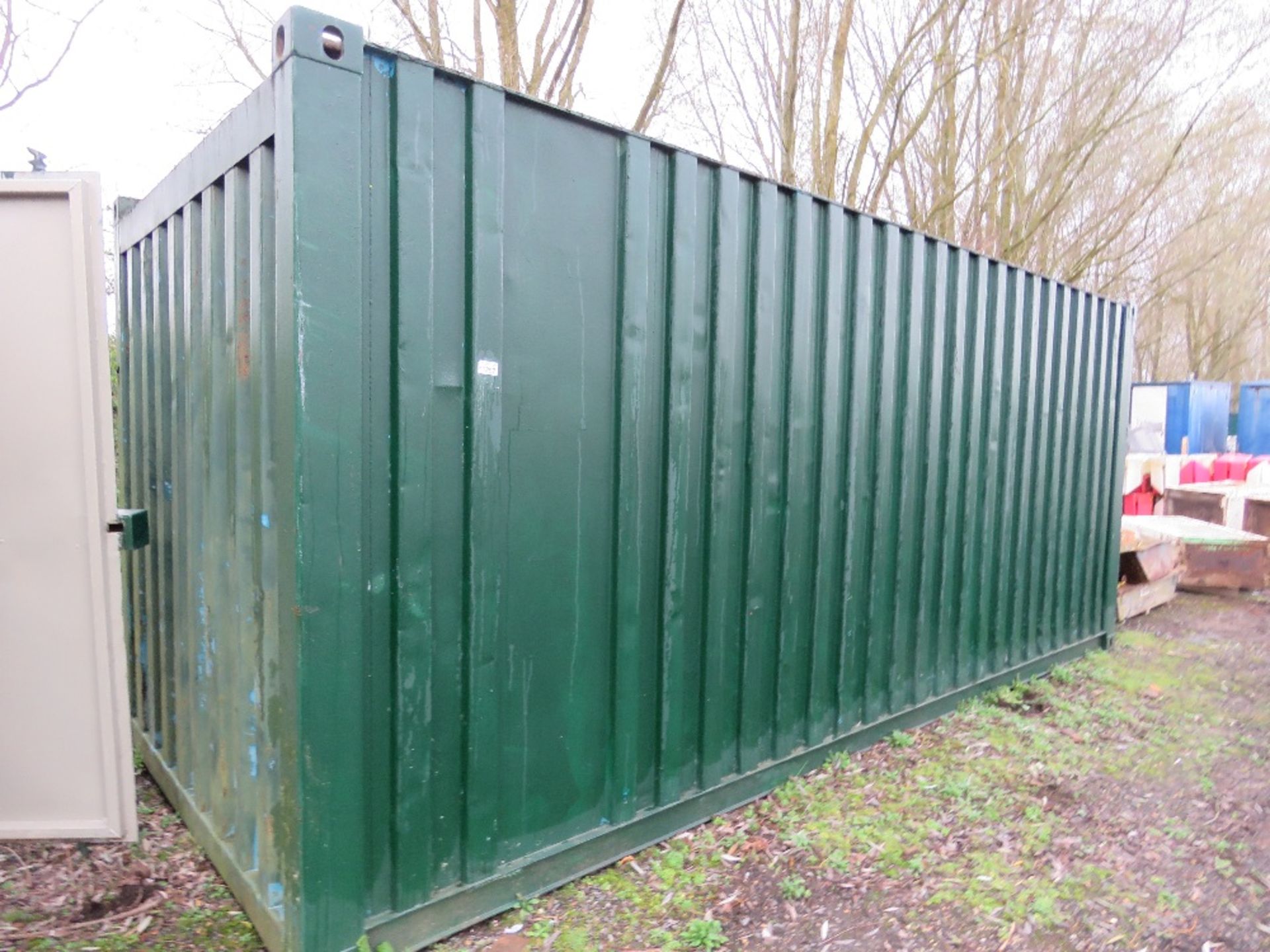 20FT LENGTH SHIPPING CONTAINER STORE. ASSISTANCE WITH LOADING ON TO A SUITABLE VEHICLE CAN BE PRO