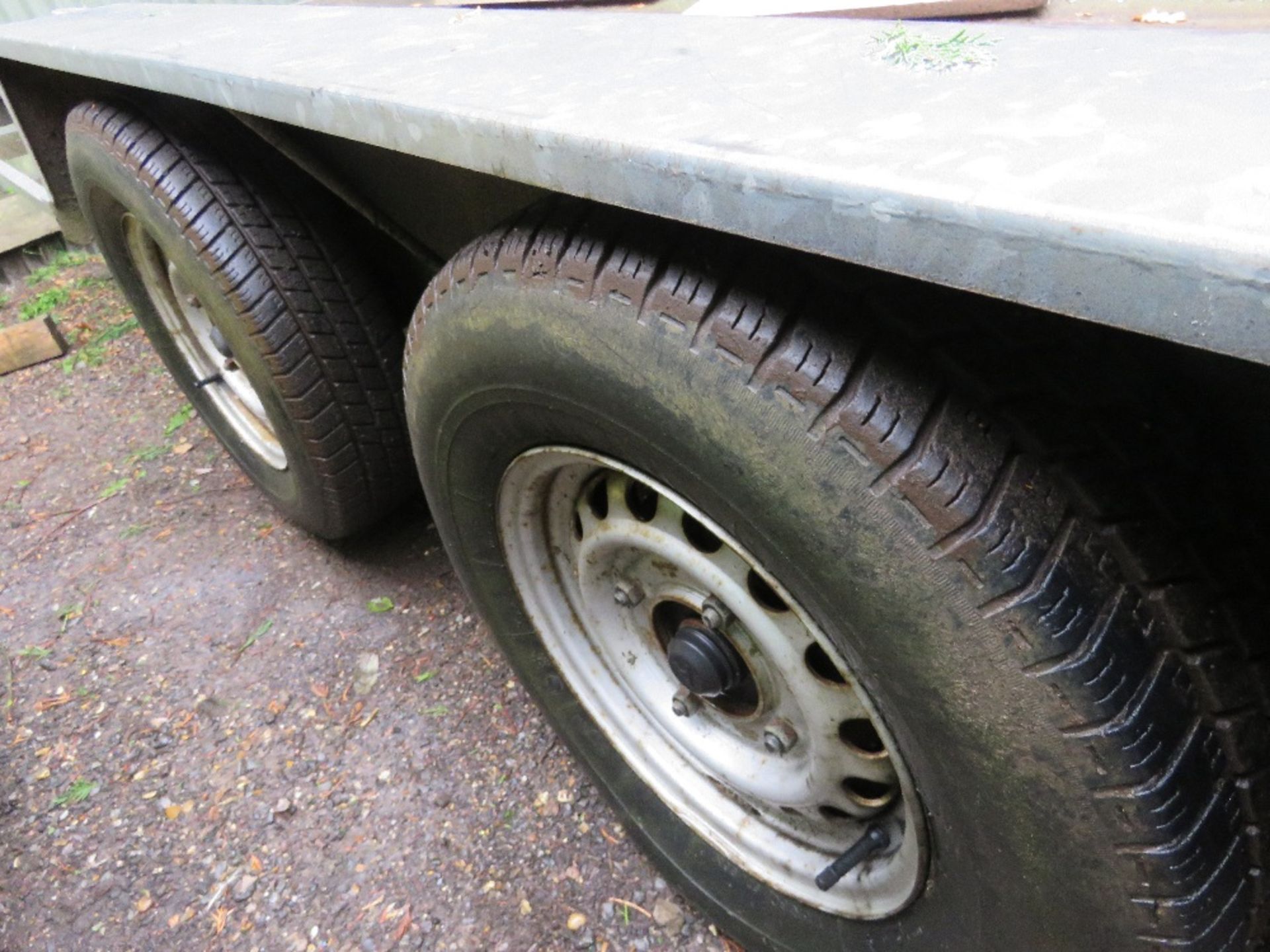 TILT BED CAR TRAILER 16FT X 6FT BED APPROX. OWNER RETIRING. THIS LOT IS SOLD UNDER THE AUCTIONEER - Image 6 of 8