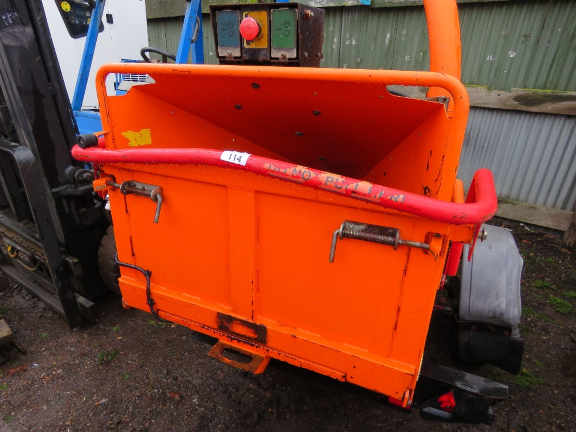 TIMBERWOLF TOWED CHIPPER UNIT WITH KUBOTA DIESEL ENGINE. 990 RECORDED HOURS APPROX. WITH KEY. WHEN T - Image 10 of 12