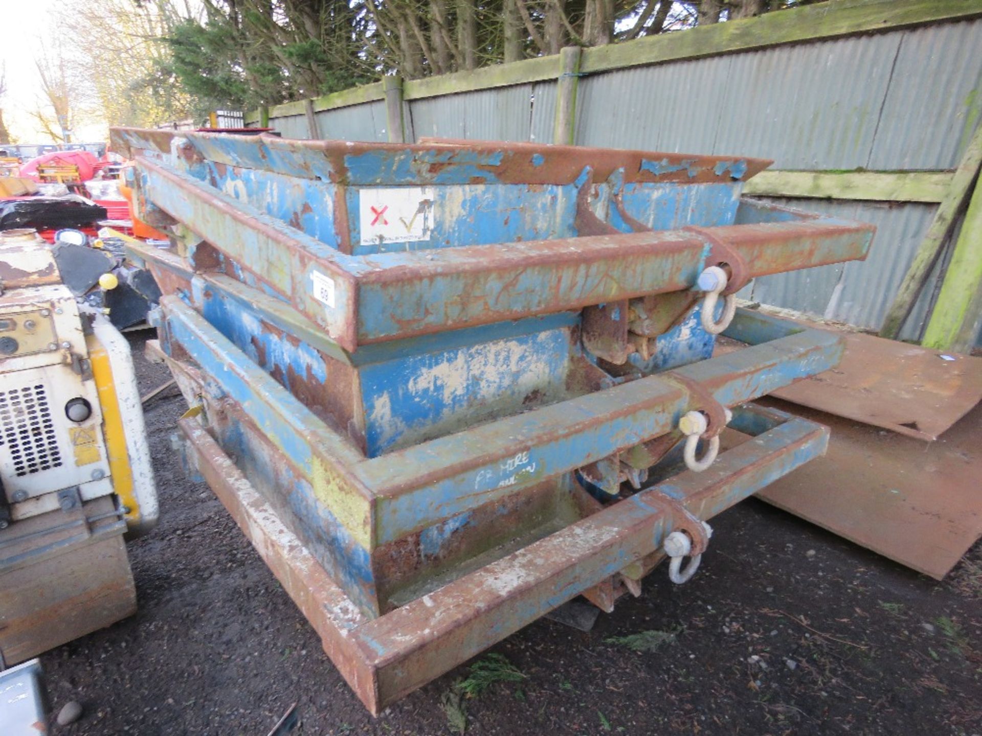 3 X CONQUIP 1000LITRE BOAT SKIPS. - Image 4 of 4
