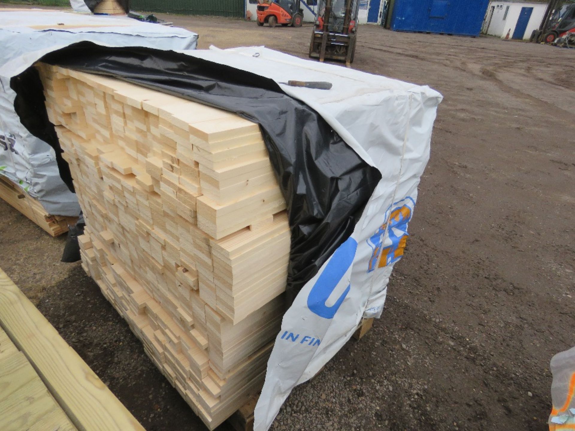 EXTRA LARGE PACK OF UNTREATED TIMBER BATTENS: 1.0M X 70MM X 20MM APPROX. - Image 2 of 3