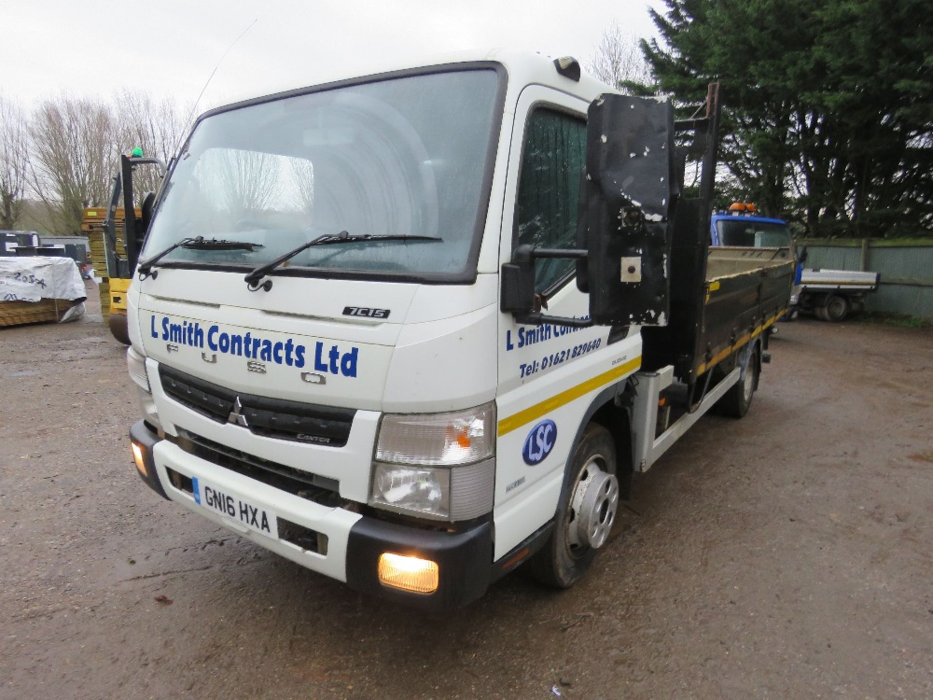 MITSUBISHI CANTER FUSO 7C15 7500KG TIPPER LORRY REG:GN16 HXA. DIRECT FROM LOCAL COMPANY WHO HAVE OWN - Image 2 of 10