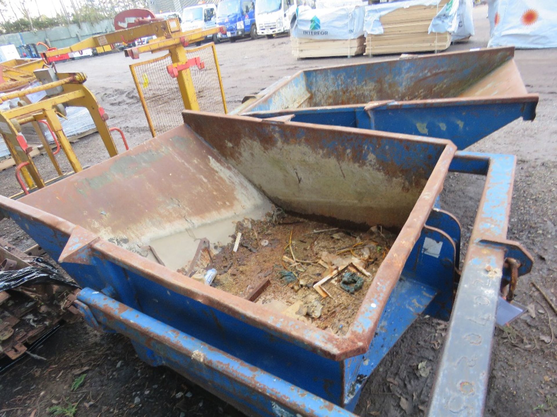 2 X LANGTONS BS1200 BOAT TYPE CONCRETE SKIPS, CURRENTLY IN TEST. - Image 4 of 5