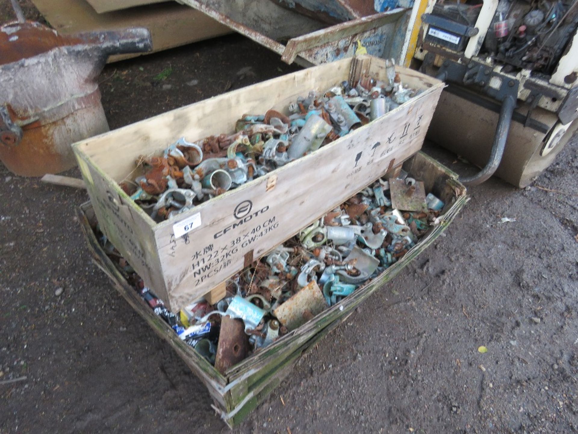 2 X STILLAGES CONTAINING A LARGE QUANTITY OF ASSORTED SCAFFOLD CLIPS AND FITTINGS.