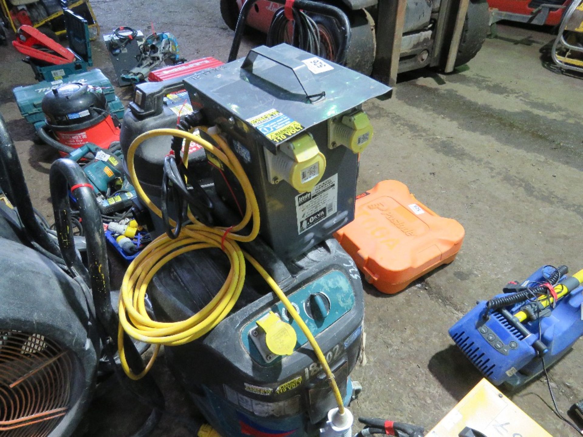 2 X VACUUMS PLUS A TRANSFORMER. - Image 3 of 4