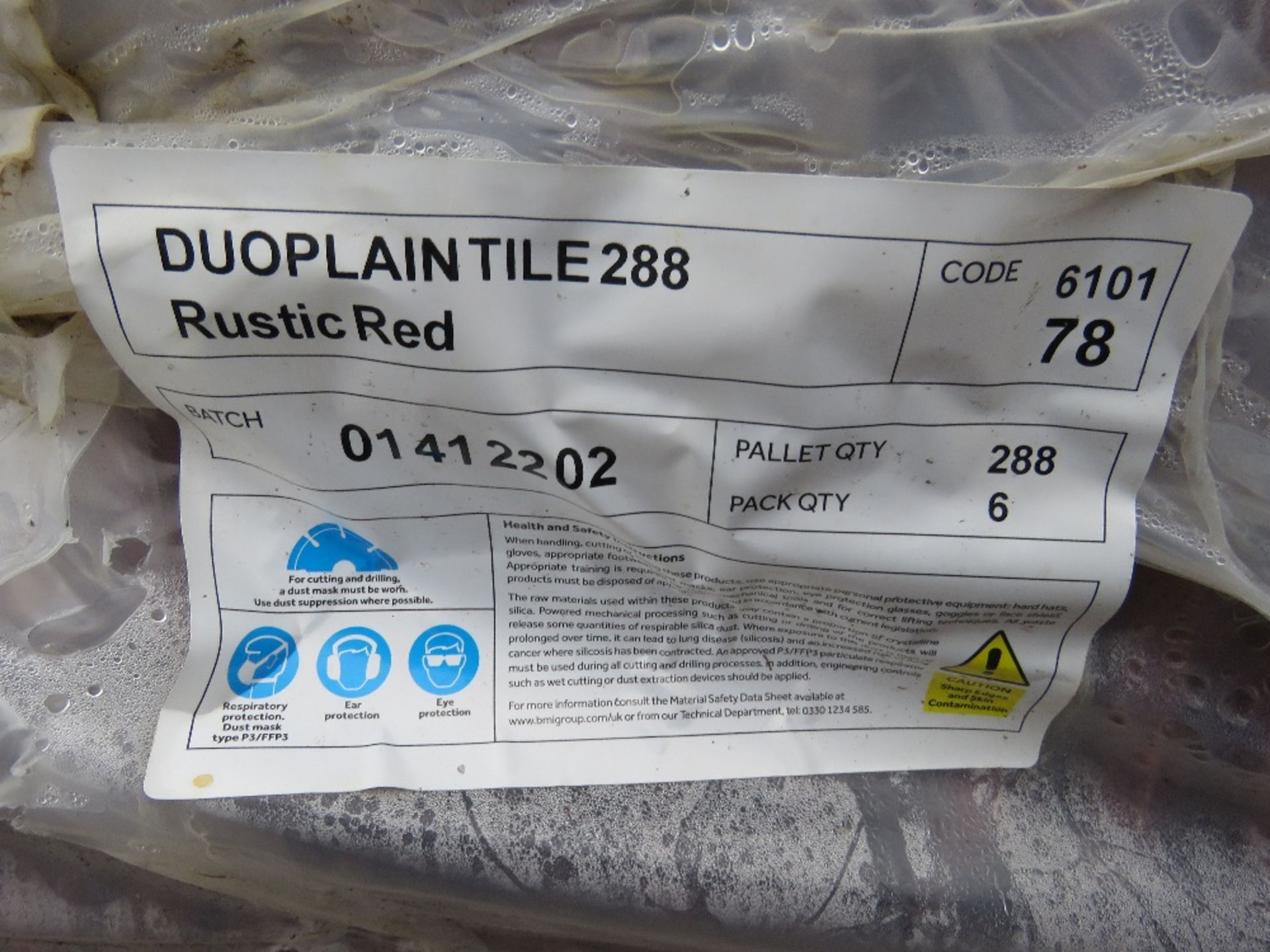 7NO PACKS OF REDLAND DUOPLAIN RUSTIC RED ROOF TILES. THIS LOT IS SOLD UNDER THE AUCTIONEERS MARGI - Image 4 of 6