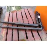 PAIR OF FORKLIFT TINES FOR 16 INCH CARRIAGE, 1000 X 500 SIZE. THIS LOT IS SOLD UNDER THE AUCTION