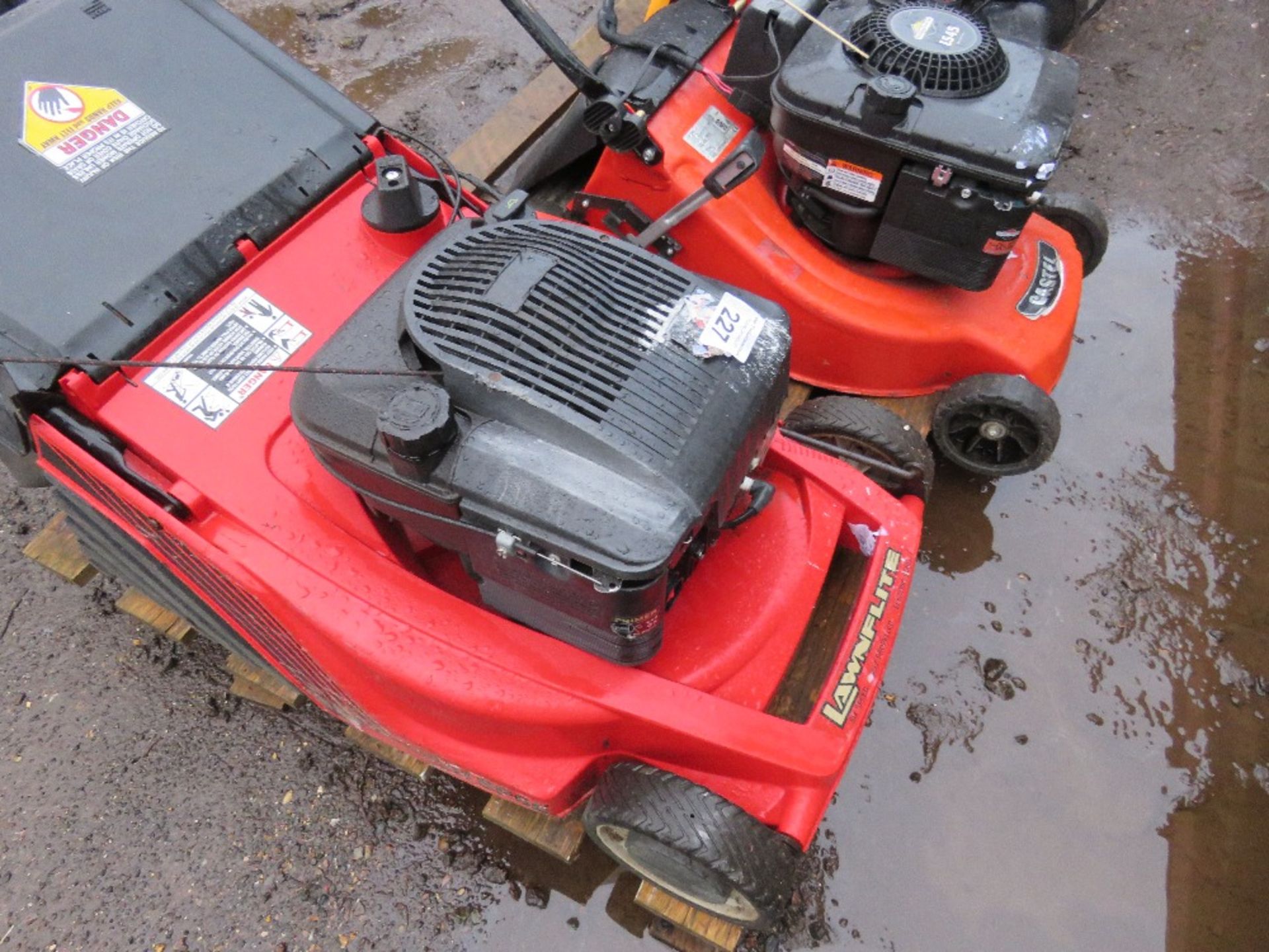 PALLET CONTAINING 3 NO ASSORTED LAWNMOWERS. THIS LOT IS SOLD UNDER THE AUCTIONEERS MARGIN SCHEM - Image 2 of 6