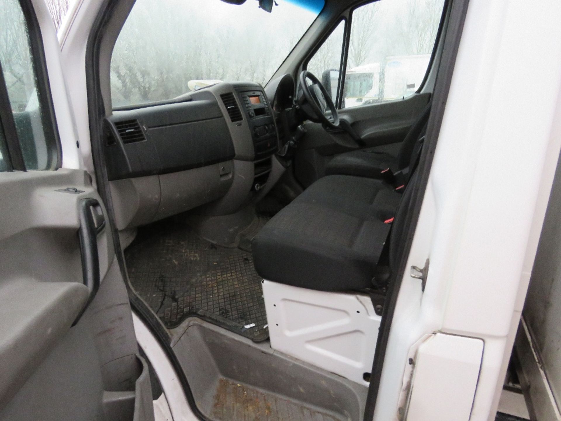 MERCEDES SPRINTER 316CDI LWB PICKUP TRUCK REG:LM17 WOY. WITH V5 AND MOT UNTIL 12/06/24. 265,281 REC - Image 5 of 13