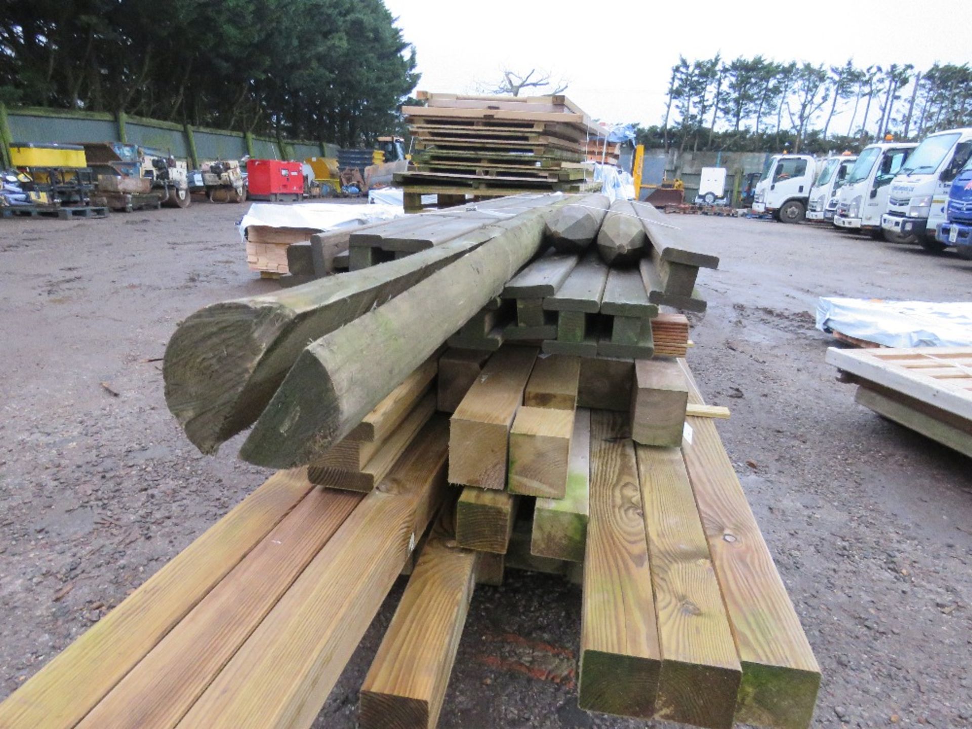 QUANTITY OF TIMBER POSTS, 6-11FT LENGTH APPROX. - Image 5 of 10