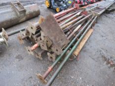 PALLET CONTAINING LARGE QUANTITY OF ACROW TYPE SUPPORT PROPS. THIS LOT IS SOLD UNDER THE AUCTIONE