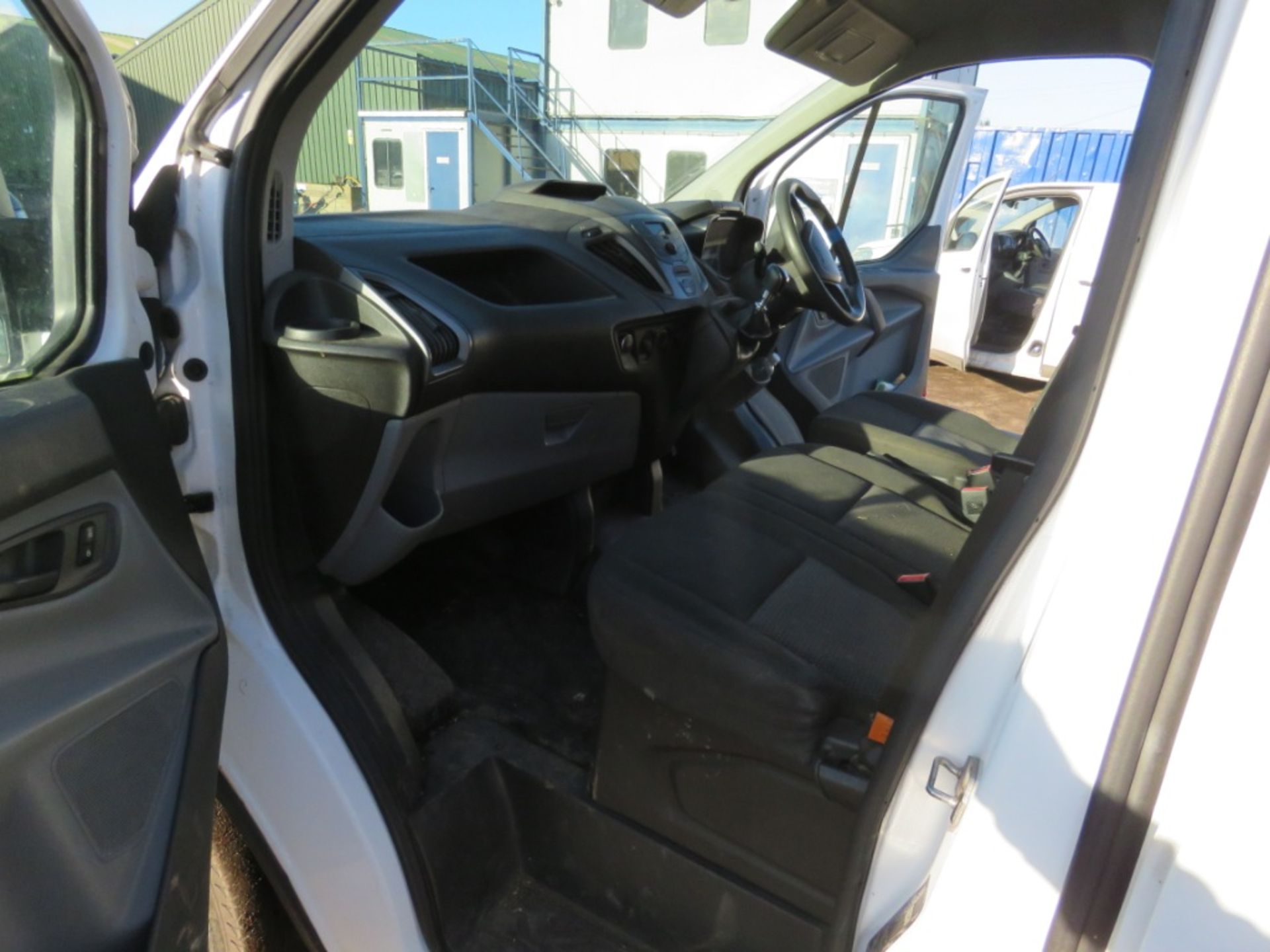 FORD TRANSIT CUSTOM 290 PANEL VAN REG WN17 TYK 87259 REC MILES. - Image 5 of 12