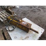 ARROWHEAD EXCAVATOR MOUNTED HYDRAULIC BREAKER FOR 35MM PINS. DIRECT FROM LOCAL COMPANY AS PART OF T
