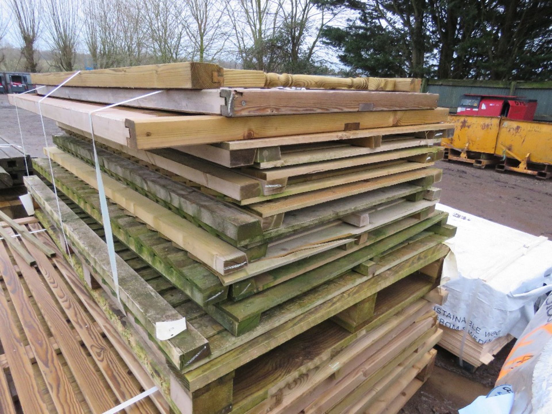 PACK OF UNTREATED HIT AND MISS CLADDING BOARDS 1.75M LENGTH X 100MM WIDTH APPROX. - Image 4 of 8