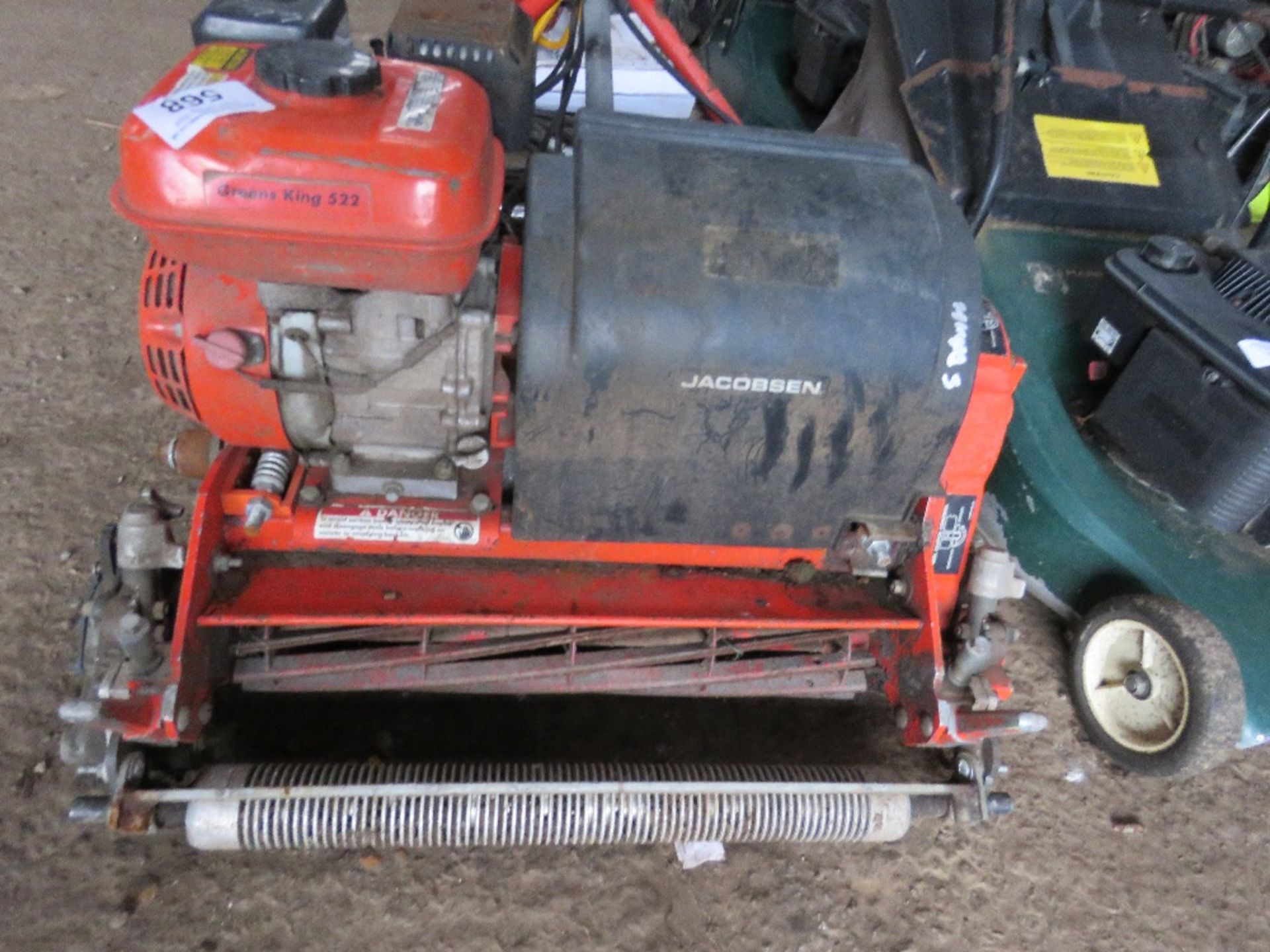 JACOBSEN PETROL ENGINED GREEN KING 522 CYLINDER LAWN MOWERN HONDA ENGINE, NO BOX. THIS LOT IS SOL - Image 2 of 4