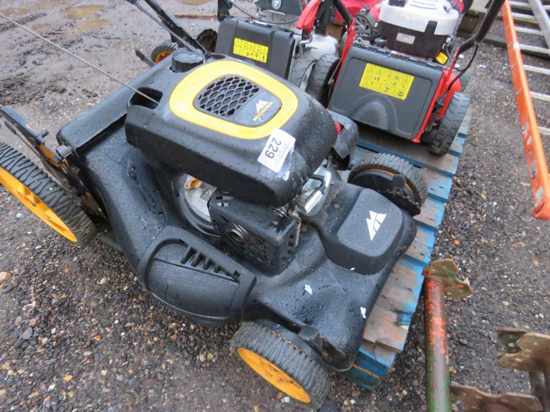 PALLET CONTAINING 3 NO ASSORTED LAWNMOWERS. THIS LOT IS SOLD UNDER THE AUCTIONEERS MARGIN SCHEM - Image 2 of 5