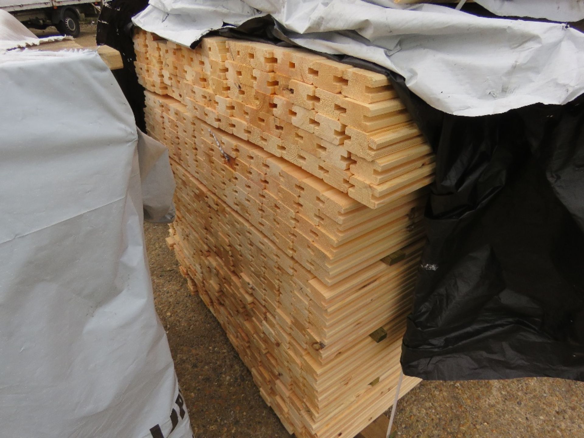 2 X PACKS OF UNTREATED H PROFILED FENCE PANEL MIDDLE TIMBER BATTENS.: MAINLY 1.55M X 55MM X 35MM APP - Image 4 of 7