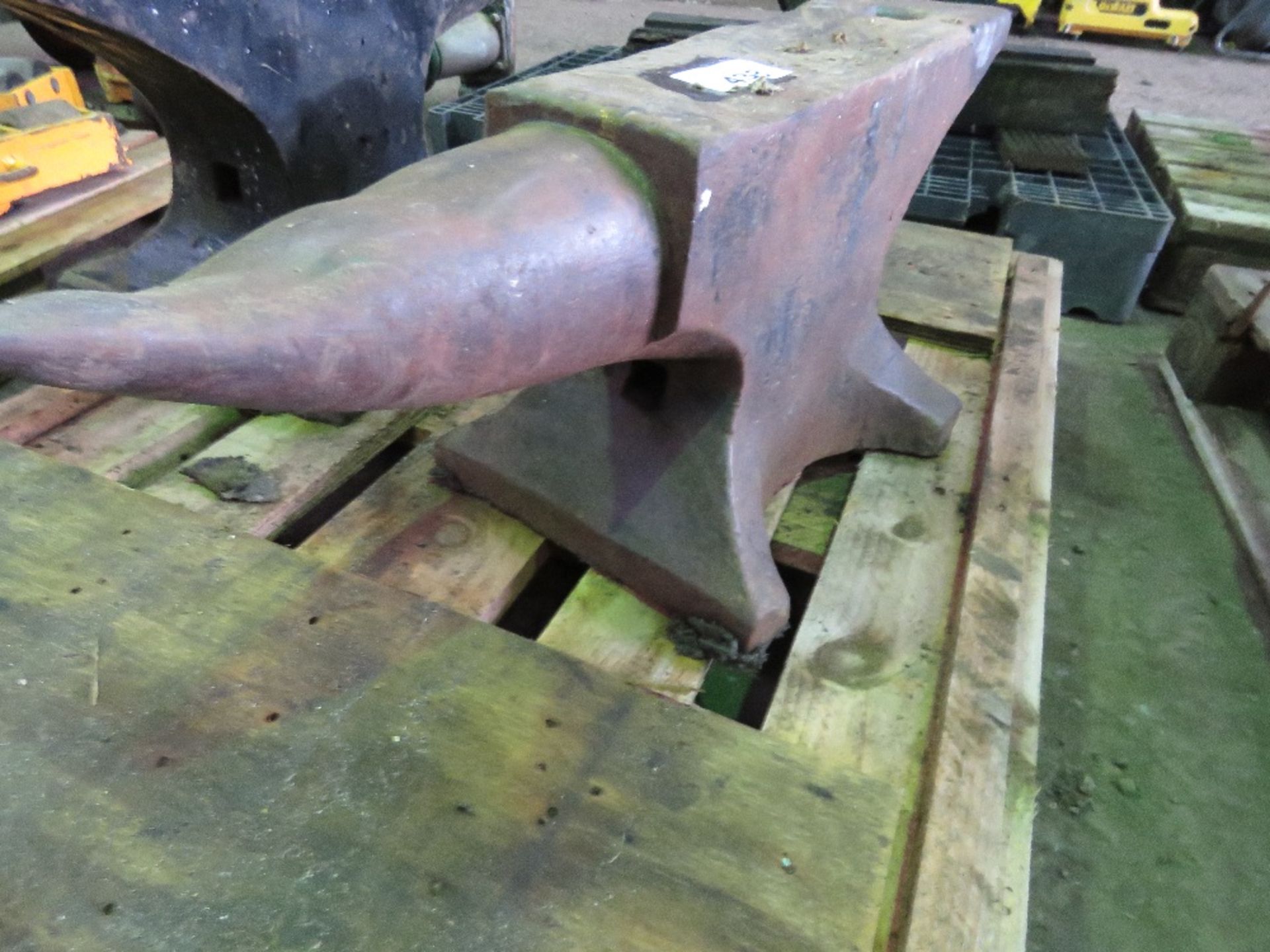 BLACKSMITH'S ANVIL, 70CM OVERALL LENGTH APPROX