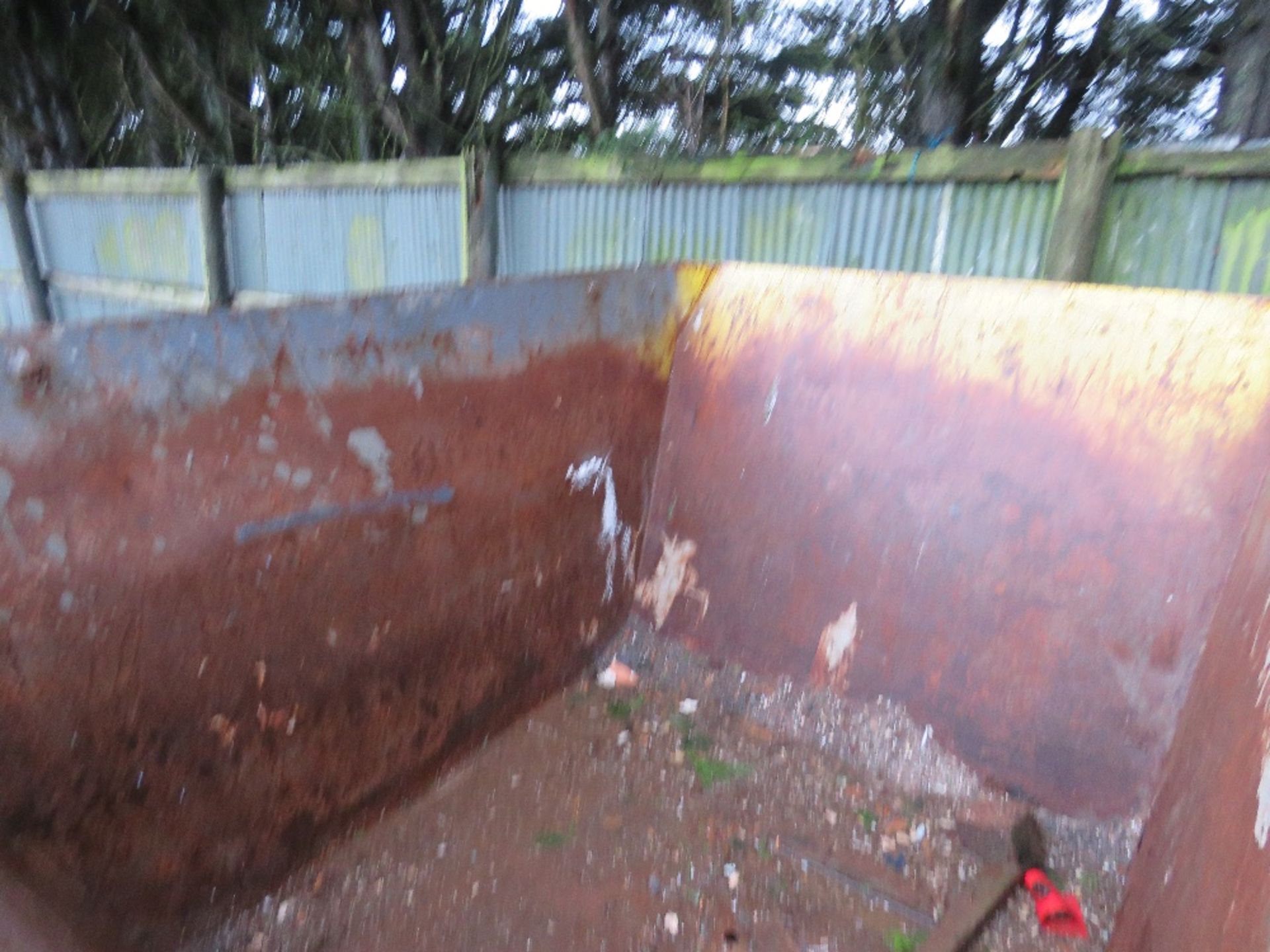 5 X CHAIN LIFT WASTE SKIPS, 2 YARD CAPACITY. DIRECT FROM LOCAL COMPANY WHO ARE DOWNSIZING. - Image 3 of 3