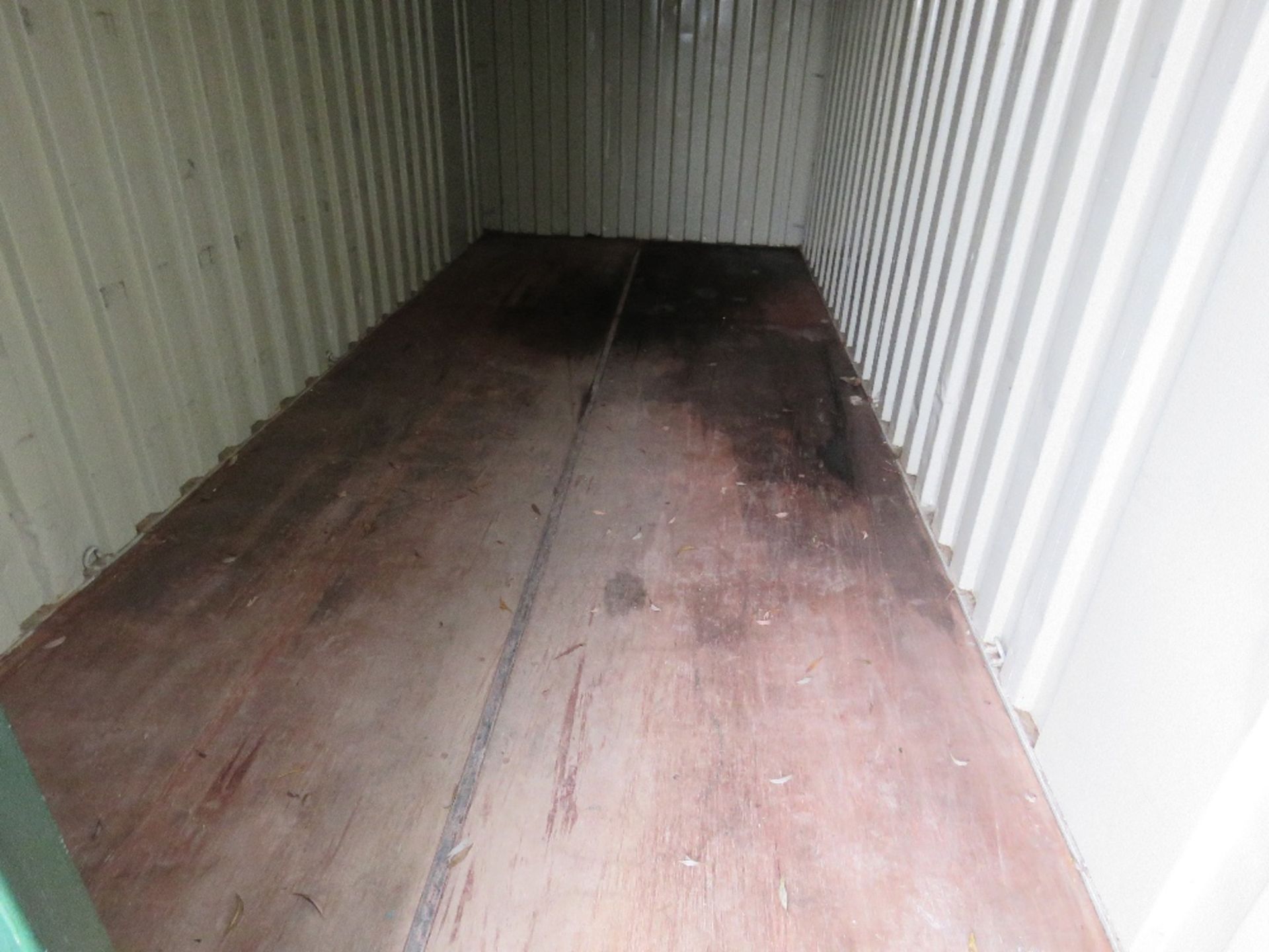 20FT LENGTH SHIPPING CONTAINER STORE. ASSISTANCE WITH LOADING ON TO A SUITABLE VEHICLE CAN BE PRO - Image 4 of 5