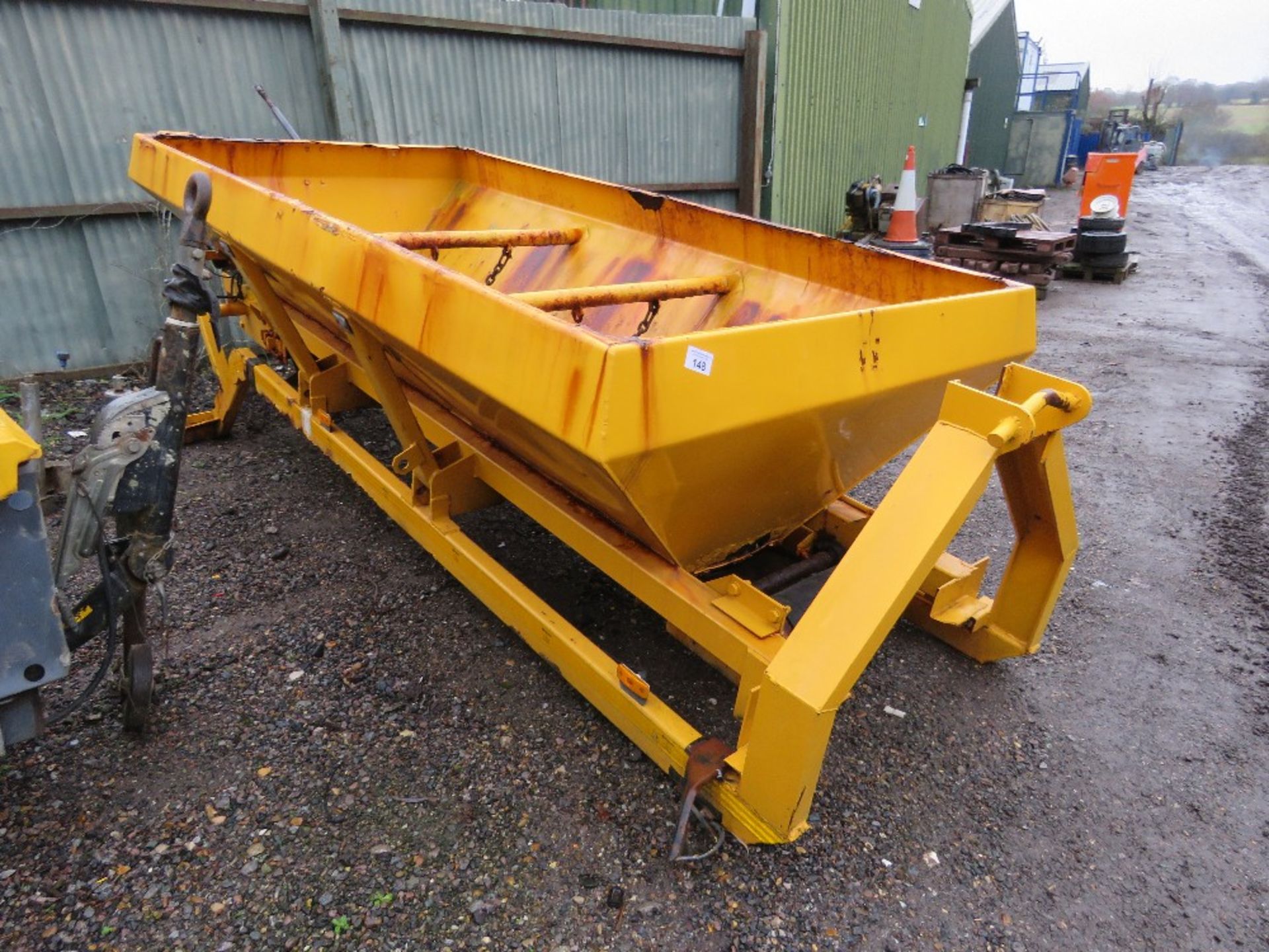 GRITTER BODY ON HL5 FRAME, 10FT LENGTH APPROX. SUITABLE FOR 7.5 TONNE HOOK LOADER LORRY.