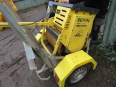 BOMAG BW71E-2 SINGLE DRUM ROLLER ON A TRAILER YEAR 2017 BUILD. SN: 101620291366. SOURCED FROM LARGE