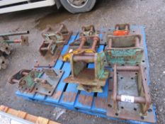 10NO SMALL SIZED EXCAVATOR BREAKER MOUNTING PLATES / TOP BRACKETS. 25MM-35MM PINS.