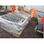 2 X PALLETS OF HERAS TYPE TEMPORARY FENCE FEET/BASES.