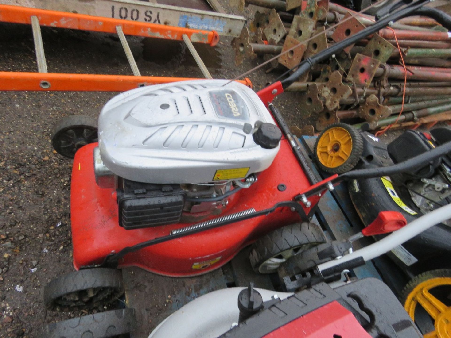 PALLET CONTAINING 3 NO ASSORTED LAWNMOWERS. THIS LOT IS SOLD UNDER THE AUCTIONEERS MARGIN SCHEM - Image 4 of 5