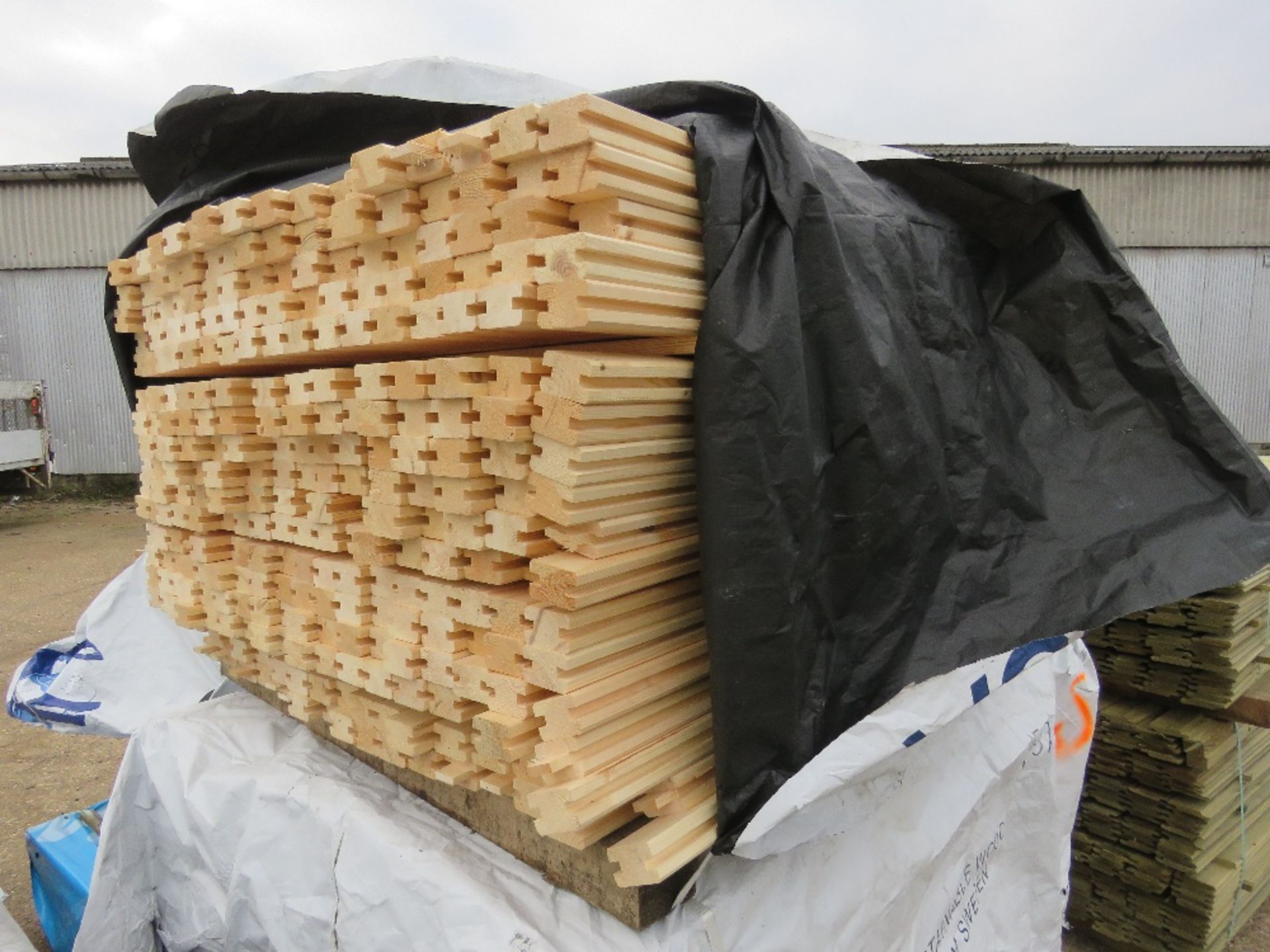 2 X PACKS OF UNTREATED H PROFILED FENCE PANEL MIDDLE TIMBER BATTENS.: MAINLY 1.55M X 55MM X 35MM APP - Image 2 of 7