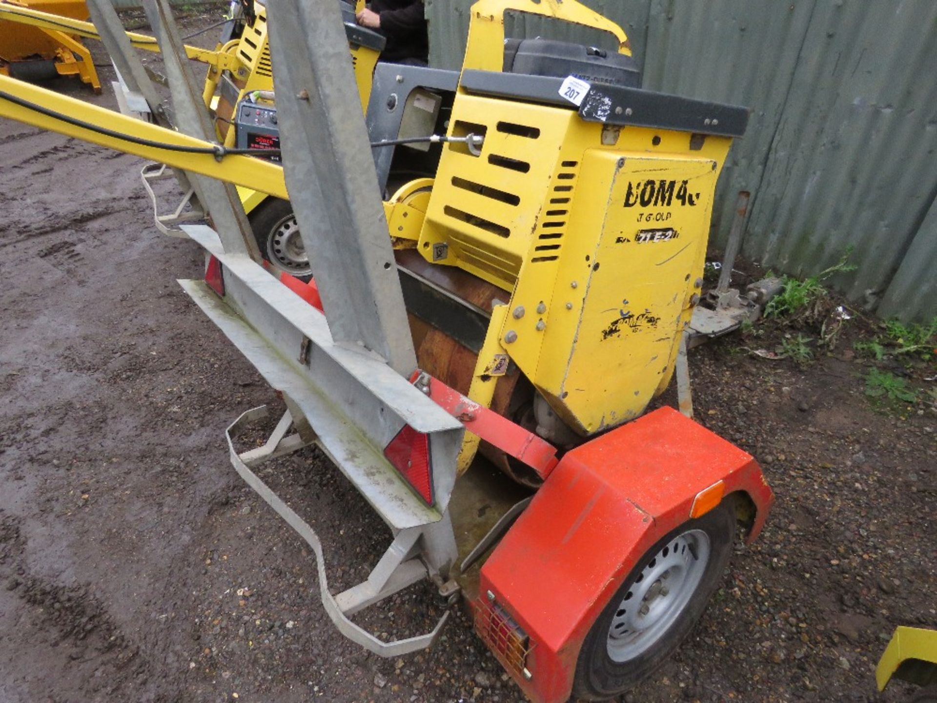 BOMAG BW71E-2 SINGLE DRUM ROLLER ON A TRAILER YEAR 2017 BUILD. SN: 101620291365. SOURCED FROM LARGE