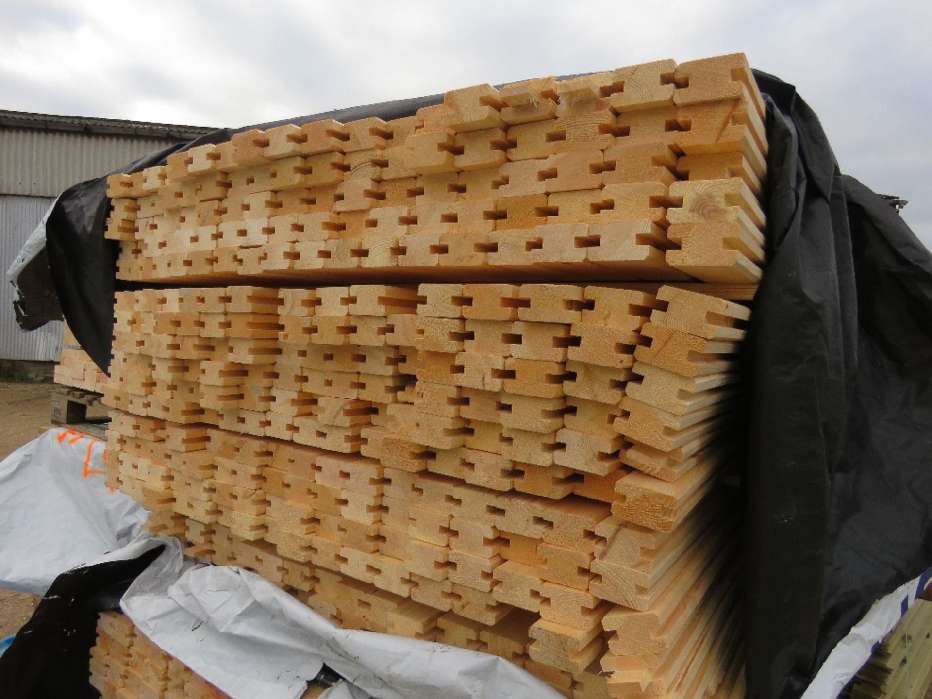 2 X PACKS OF UNTREATED H PROFILED FENCE PANEL MIDDLE TIMBER BATTENS.: MAINLY 1.55M X 55MM X 35MM APP - Image 5 of 7