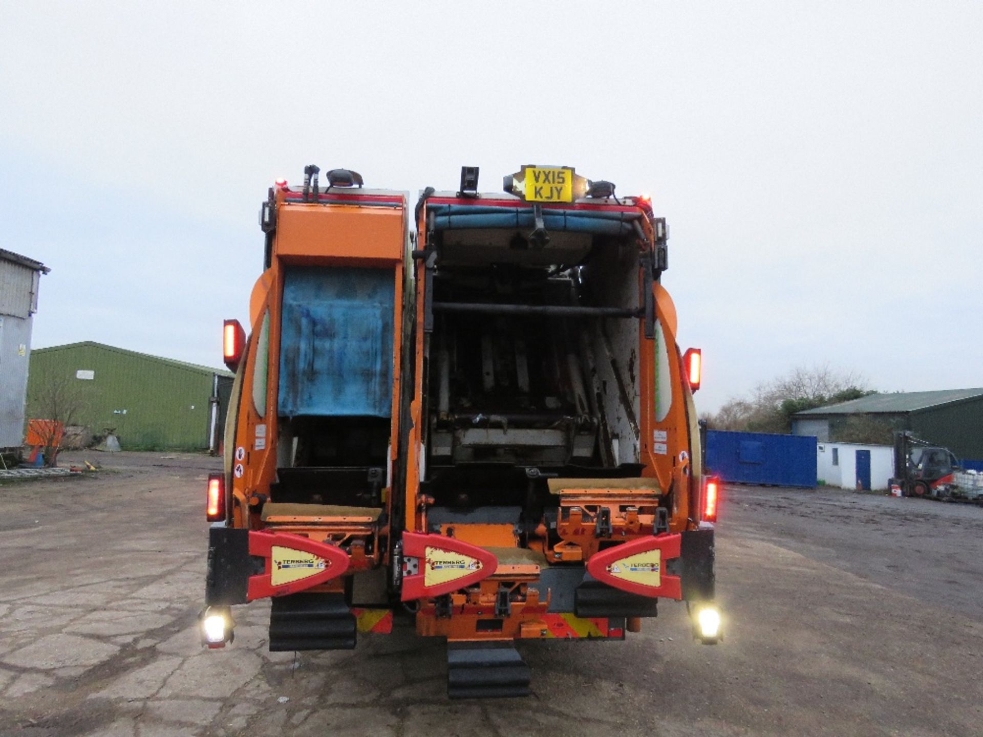 DENNIS EAGLE ELITE EURO 6 REFUSE TRUCK WITH BIN LIFTS. REG:VX15 KJY OLYMPUS TWIN PACK EQUIPMENT. 9 - Image 6 of 14