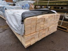 STACK OF APPROXIMATELY 25NO ASSORTED TIMBER FENCE PANELS.