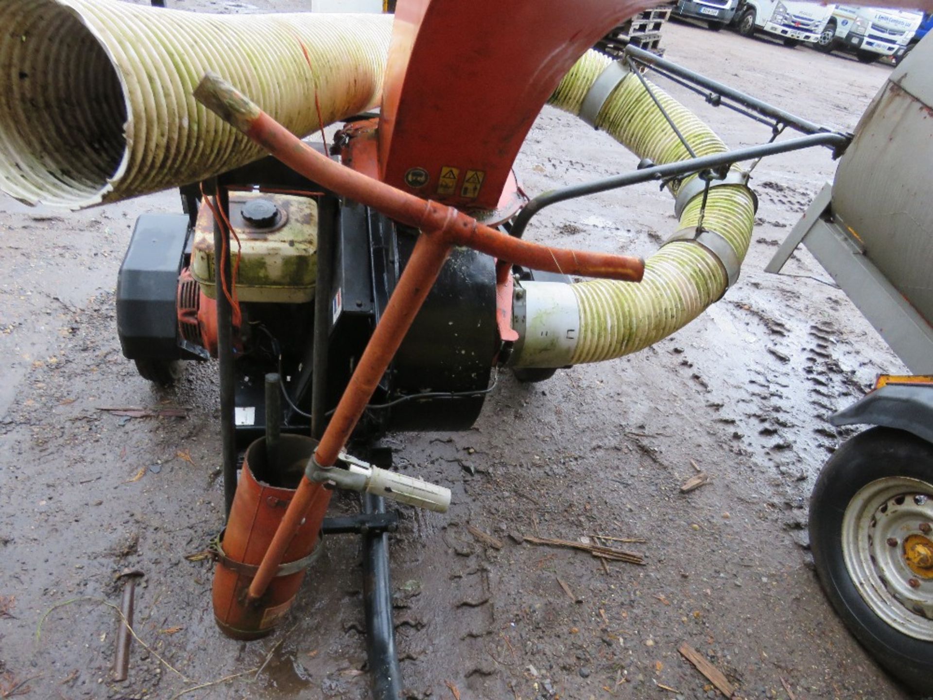 TRILO TOWED PADDOCK VAC UNIT, HONDA ENGINE 11HP, WHEN TESTED WAS SEEN TO RUN AND SUCK. - Image 4 of 4