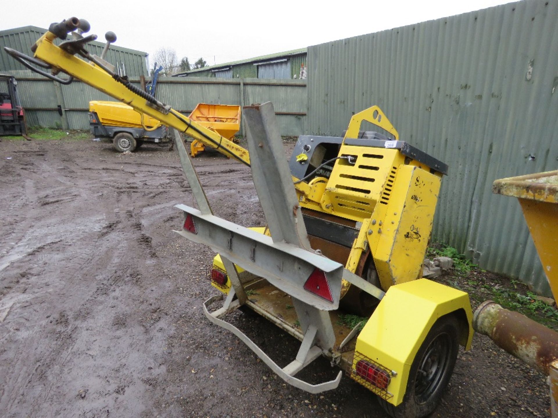 BOMAG BW71E-2 SINGLE DRUM ROLLER ON A TRAILER YEAR 2017 BUILD. SN: 101620291368. SOURCED FROM LARGE