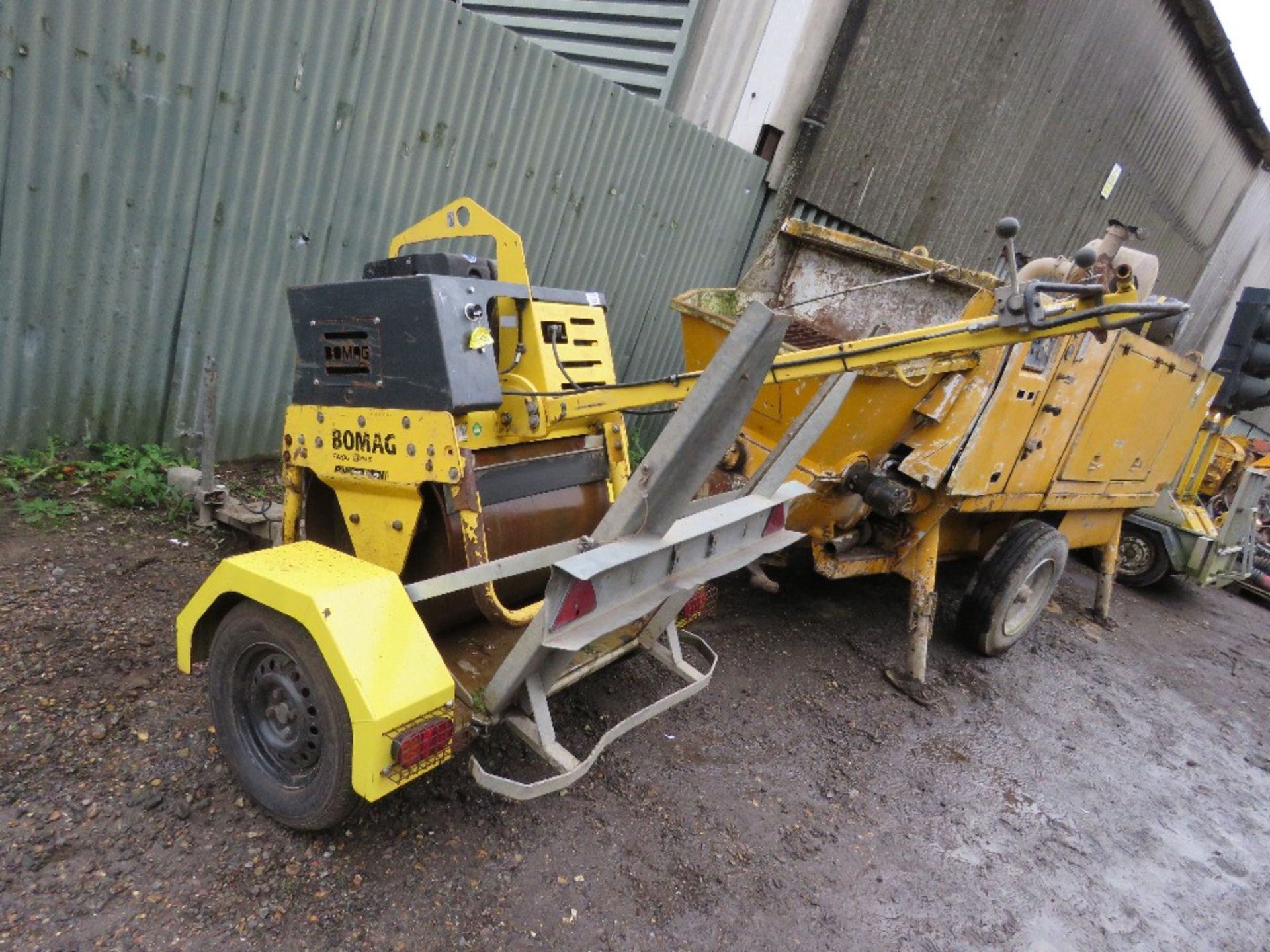 BOMAG BW71E-2 SINGLE DRUM ROLLER ON A TRAILER YEAR 2017 BUILD. SN: 101620291368. SOURCED FROM LARGE - Image 2 of 8