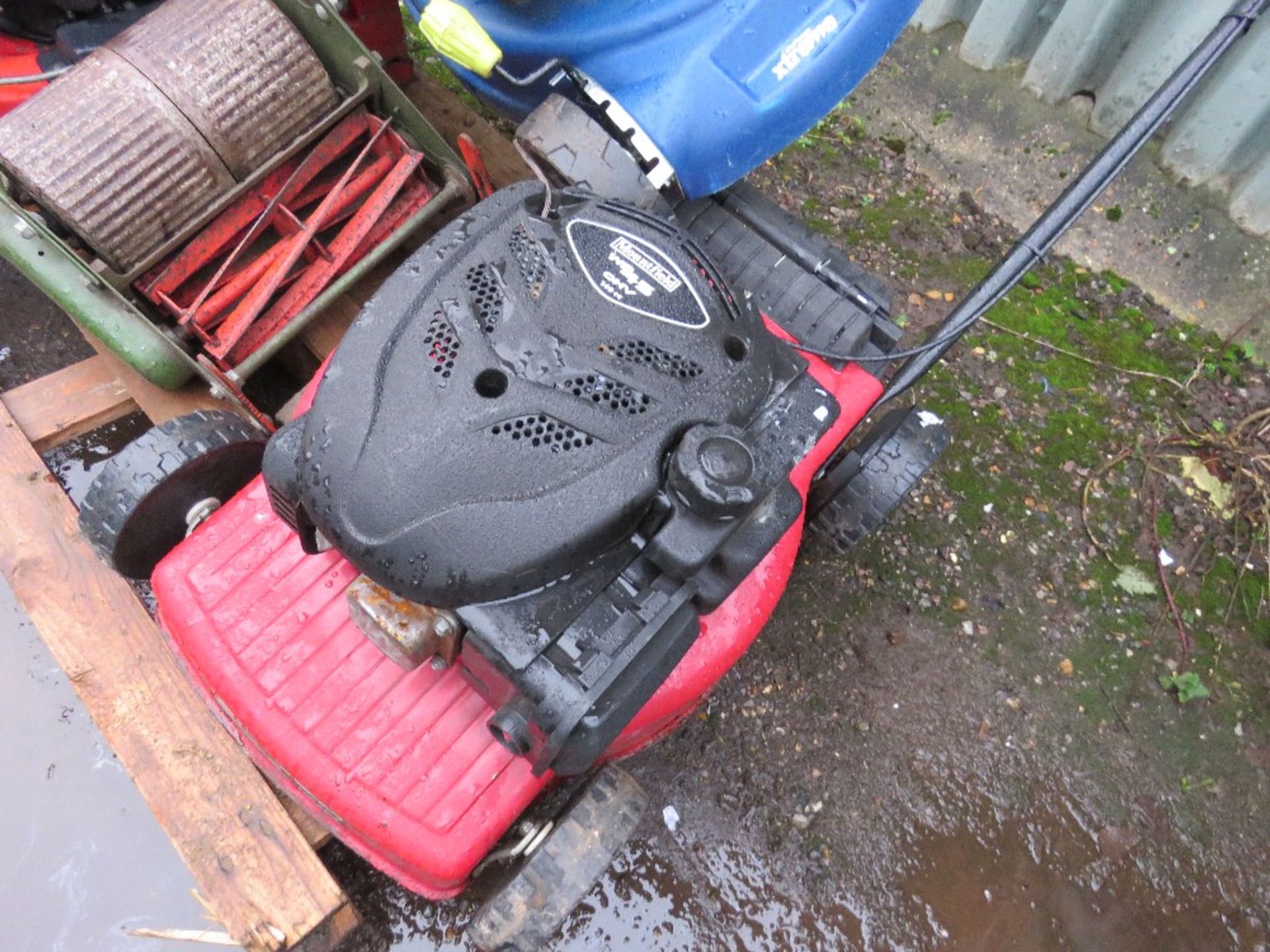 PALLET CONTAINING 4 NO ASSORTED LAWNMOWERS. THIS LOT IS SOLD UNDER THE AUCTIONEERS MARGIN SCHEM - Image 2 of 6