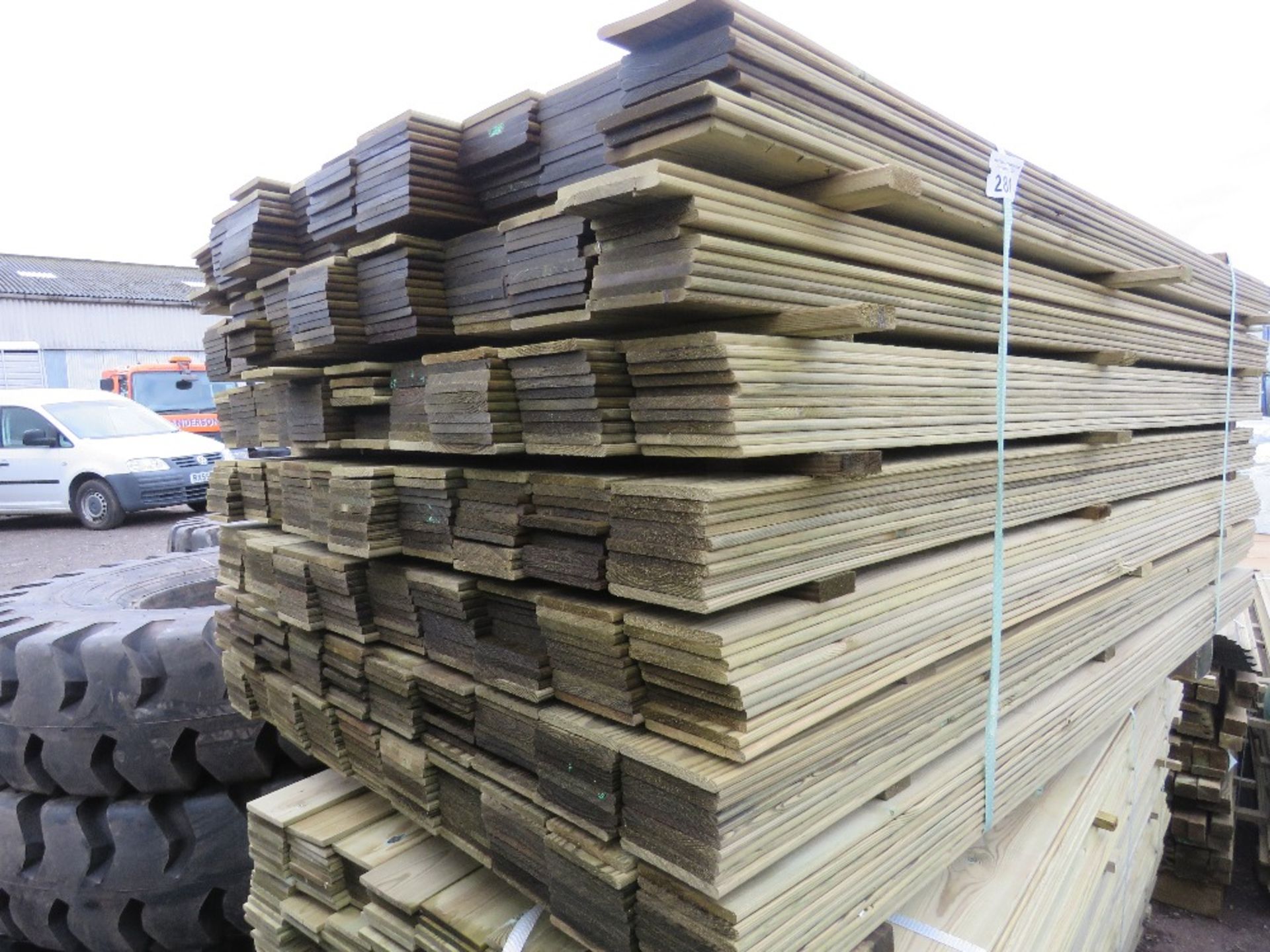 2 X LARGE PACKS OF TREATED HIT AND MISS CLADDING TIMBER BOARDS: 1.75M LENGTH X 100MM WIDTH APPROX. - Image 3 of 4