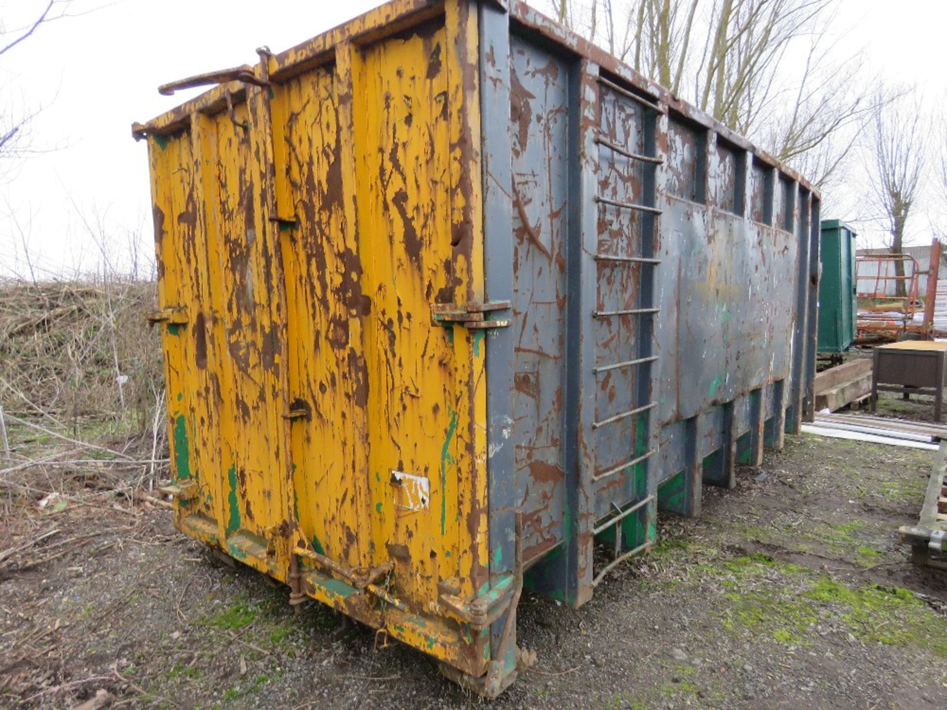 HOOK LOADER 40 YARD ROLLONOFF TYPE WASTE CONTAINER BIN, SOURCED FROM DEPOT CLOSURE. - Image 4 of 7