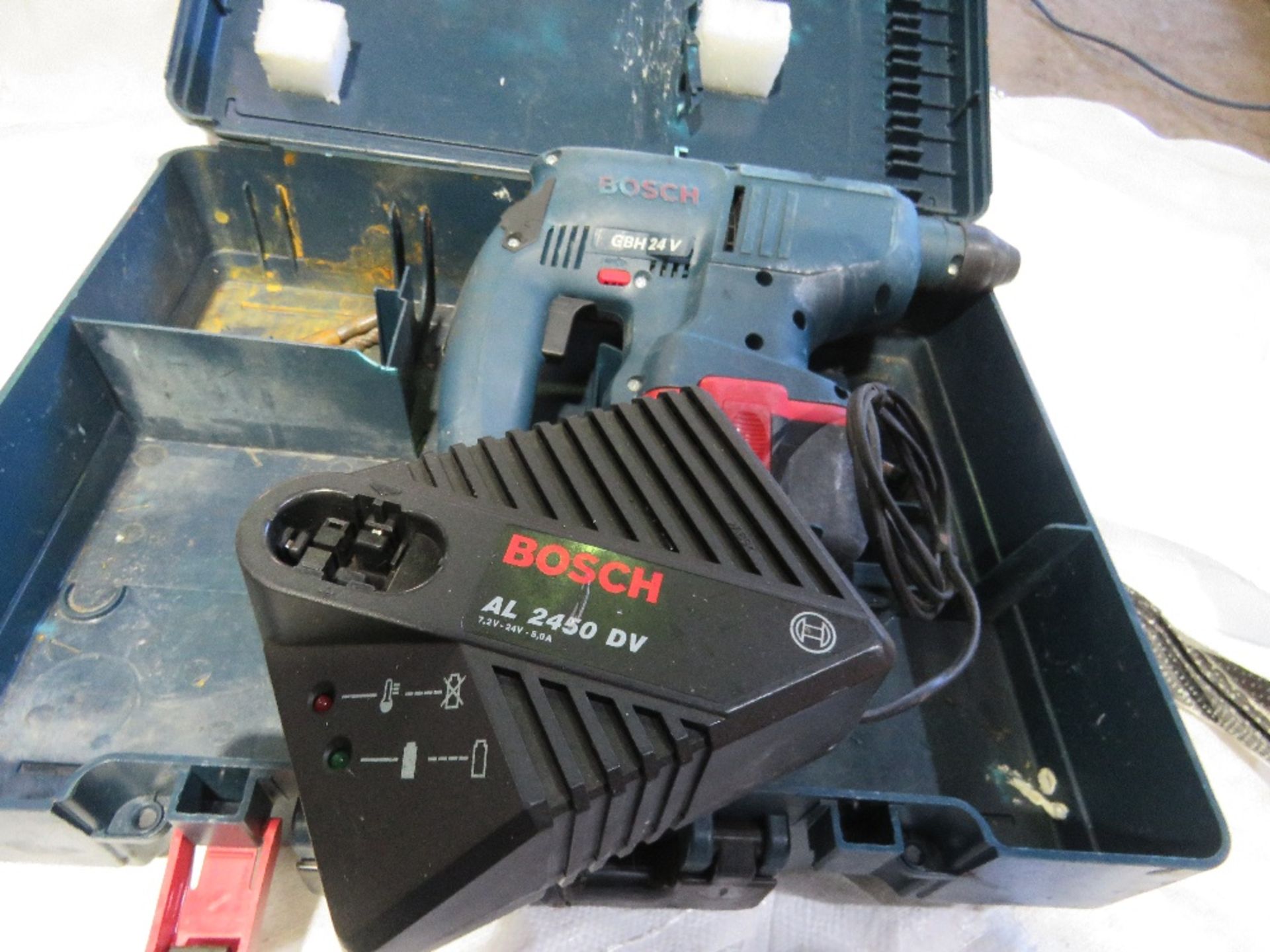 BOSCH 24V BATTERY DRILL. - Image 4 of 4