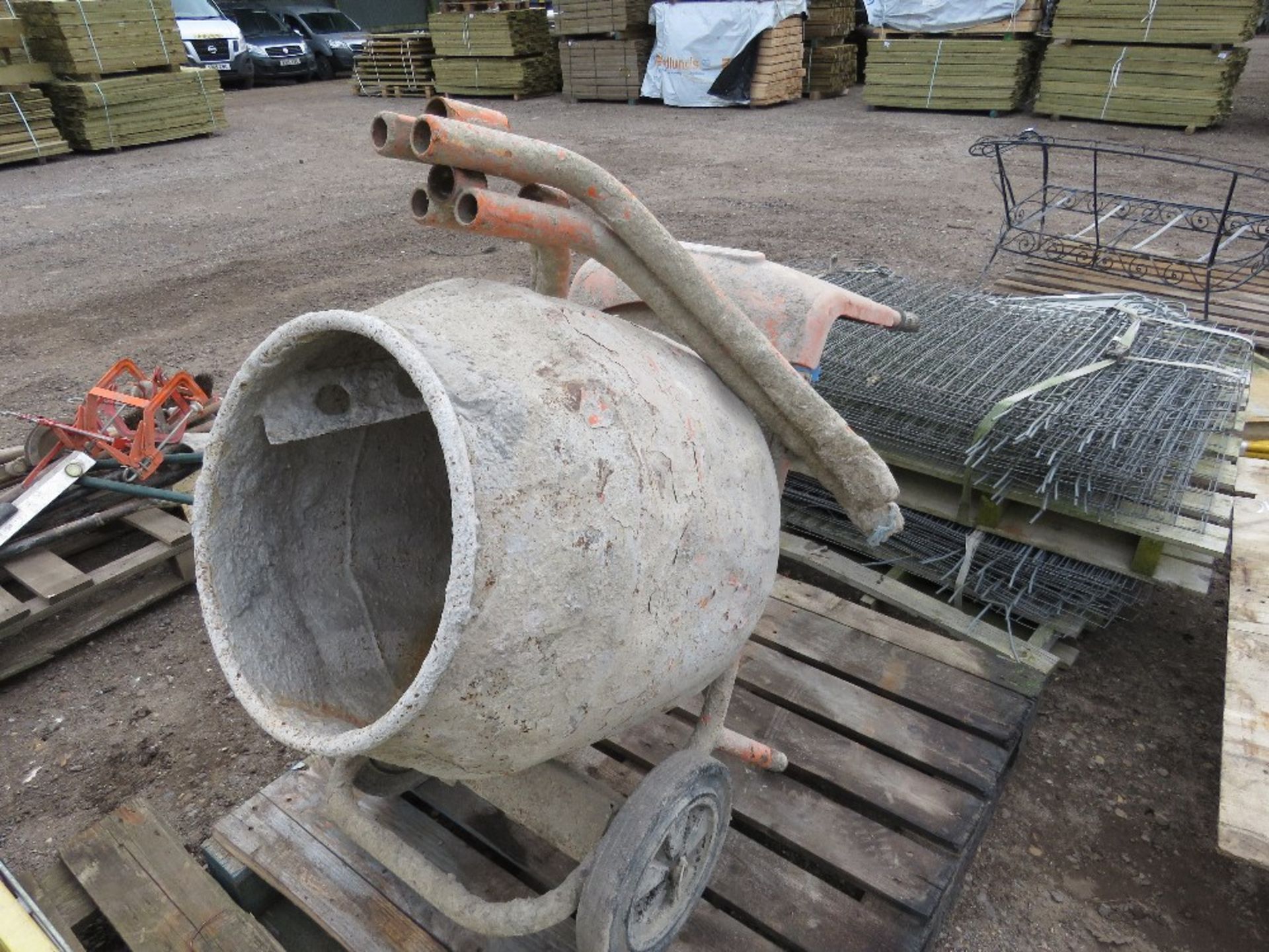 BELLE PETROL ENGINED CEMENT MIXER. SOURCED FROM COMPANY LIQUIDATION. - Image 2 of 3