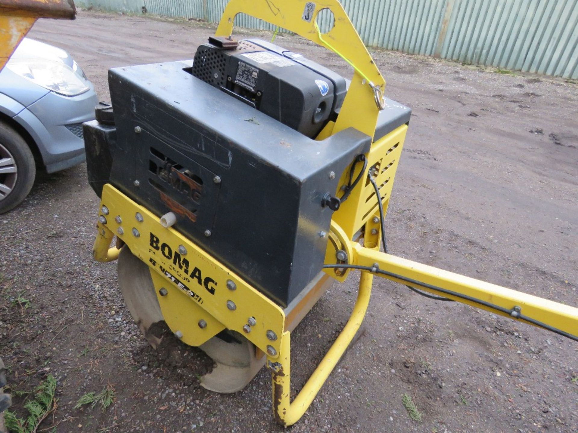 BOMAG BW71F-2 SINGLE DRUM ROLLER YEAR 2014 SN:101620271361. WHEN TESTED WAS SEEN TO RUN AND VIBRATE - Image 4 of 6