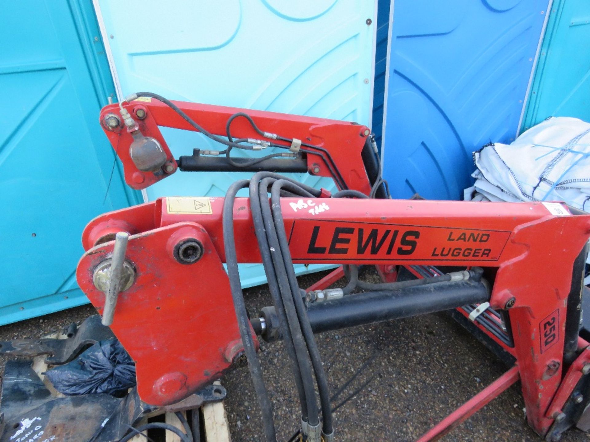 Lewis 25Q loader and bucket for compact tractor. With joystick spool valve and hydraulic piping. - Image 5 of 8