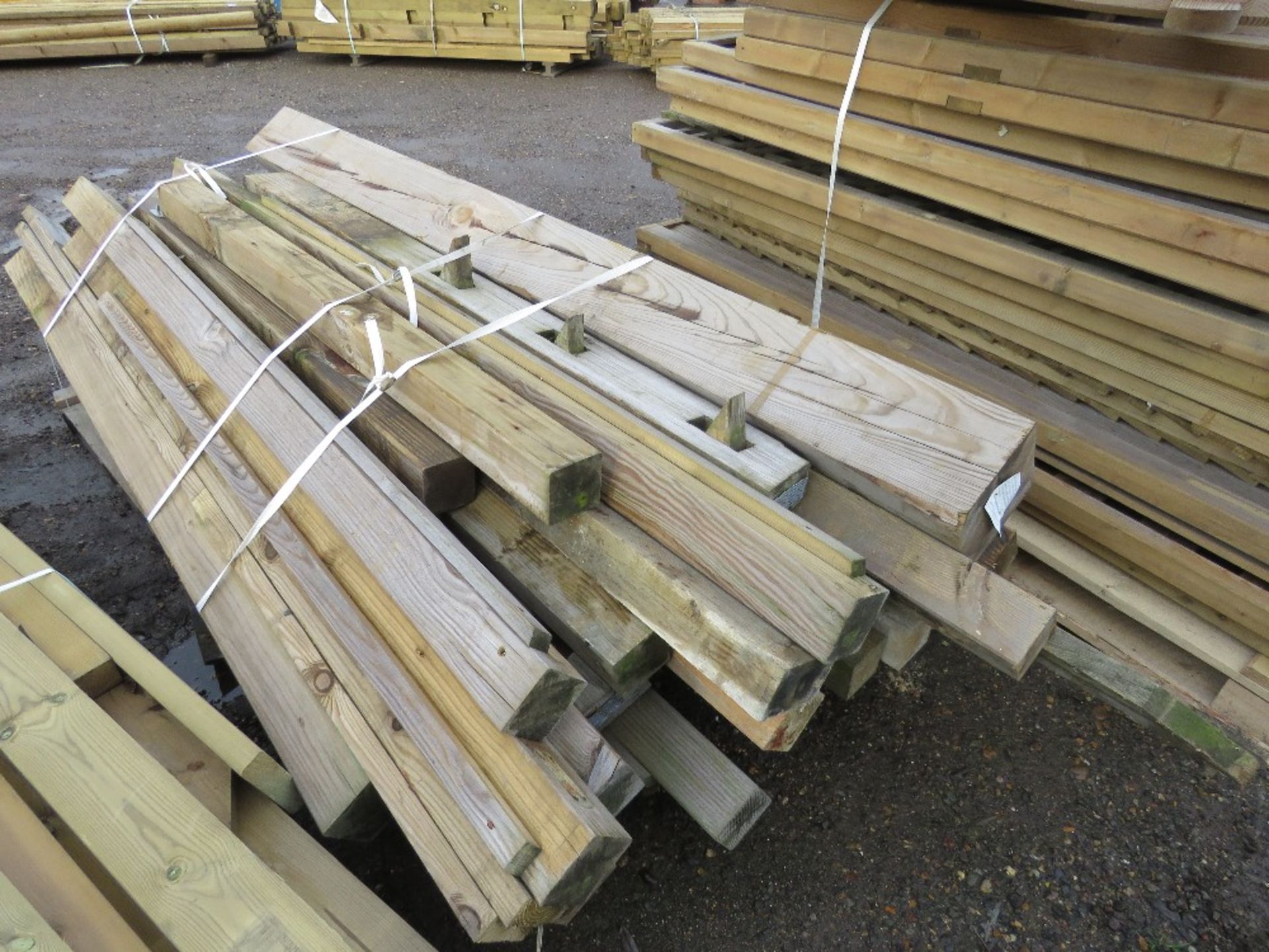 ASSORTED POSTS AND TIMBERS. - Image 5 of 6