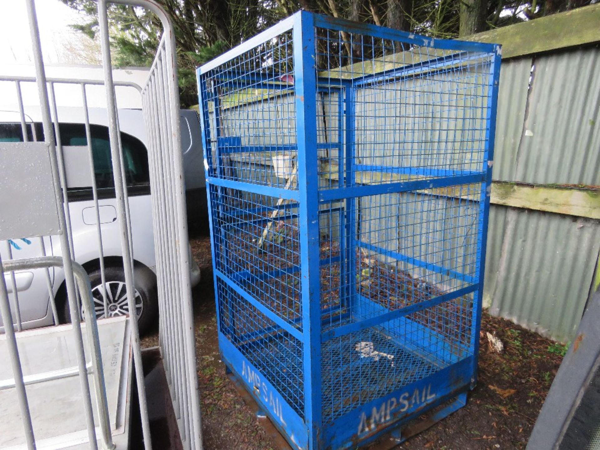 LARGE SIZED MESH PALLET CAGE. SOURCED FROM DEPOT CLOSURE. THIS LOT IS SOLD UNDER THE AUCTIONEERS - Image 4 of 4