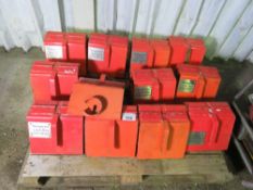 12 X KANGAROO BIG HOOK SKIP LOCK BOXES. THIS LOT IS SOLD UNDER THE AUCTIONEERS MARGIN SCHEME, THE