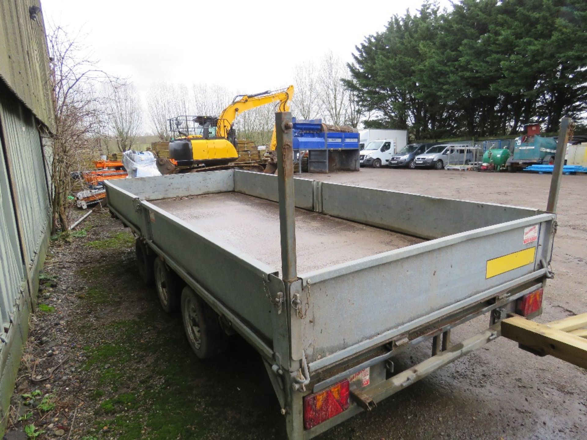 BUFFALO TRIAXLE HEAVY DUTY PLANT TRAILERT 16FT (4.88M ) approx X 1.94M WIDTH APPROX. 35..KG RATED. - Image 3 of 8